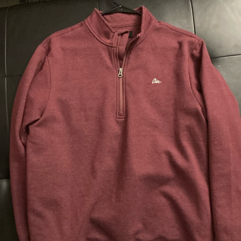 Men’s 1/4 zip sweater. Size medium
